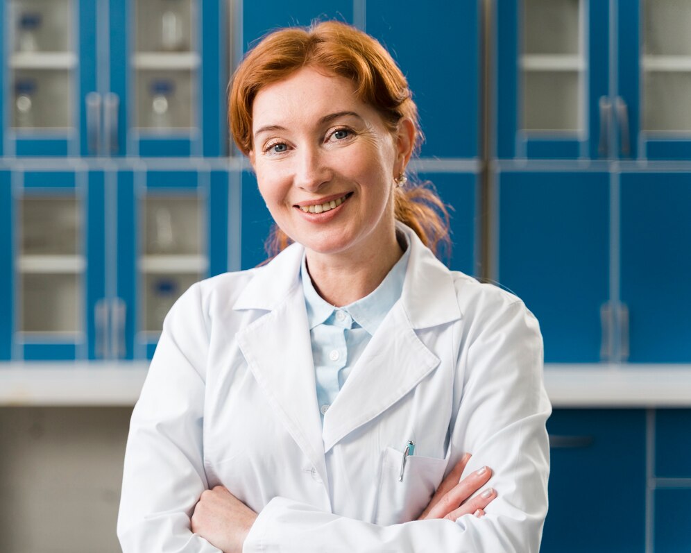 Doctora Carmen Rodríguez en consulta profesional
